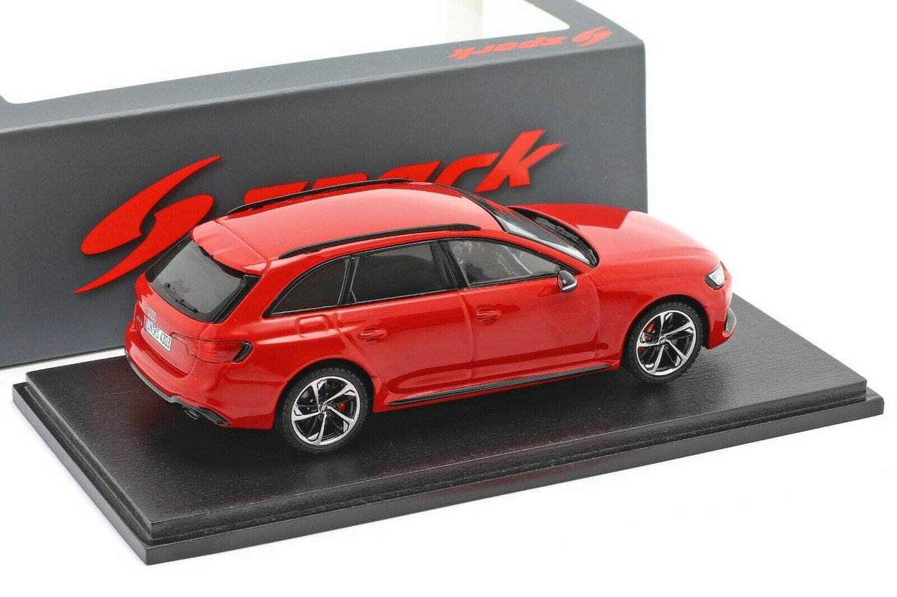 1/43 Audi RS 4 RS4 Avant 2018 Misano Red - LIVECARMODEL.com