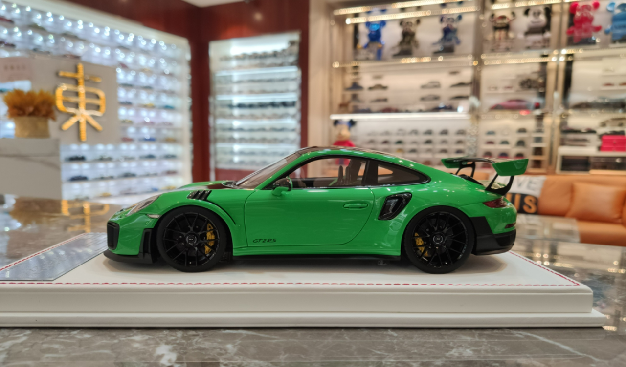 1/18 Porsche 911 GT2 RS GTSRS (Green) Resin Car Model Limited #01/10
