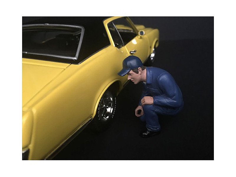Mechanic Juan with Lug Wrench Figurine for 1/24 Scale Models by American Diorama