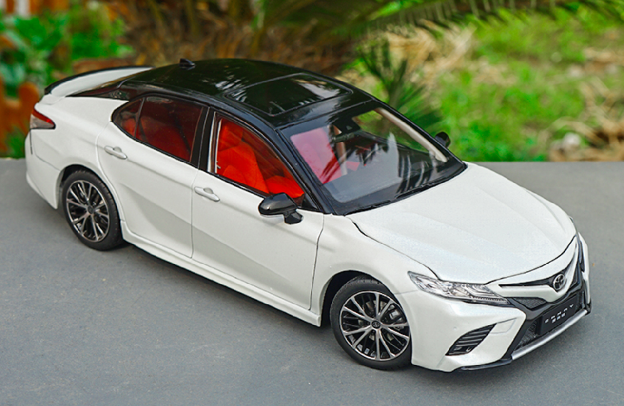 hot wheels toyota camry 2020