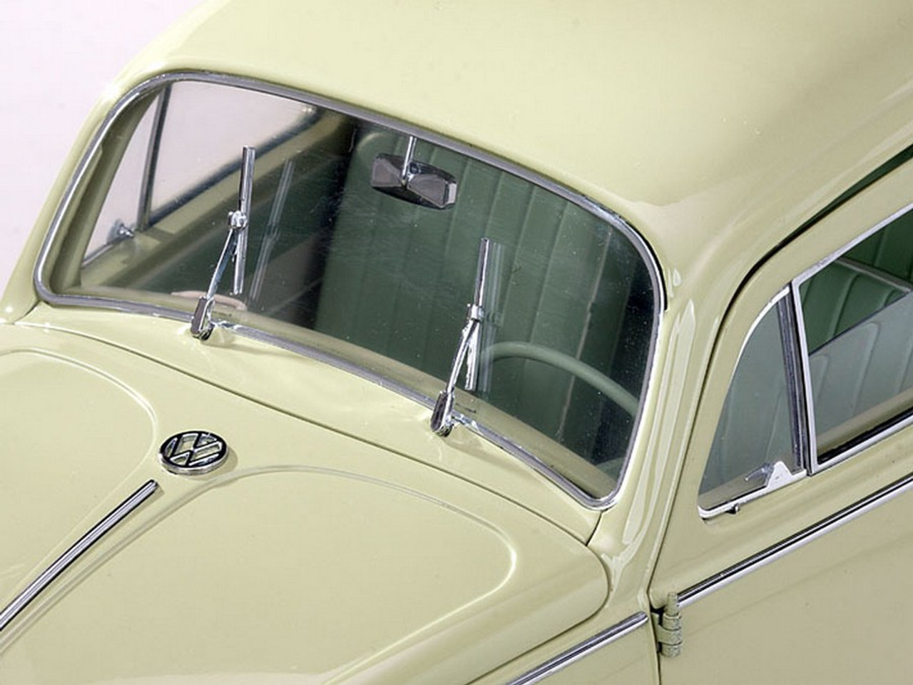 1/12 Sunstar 1950 Volkswagen VW Beetle Saloon (Beryl Green