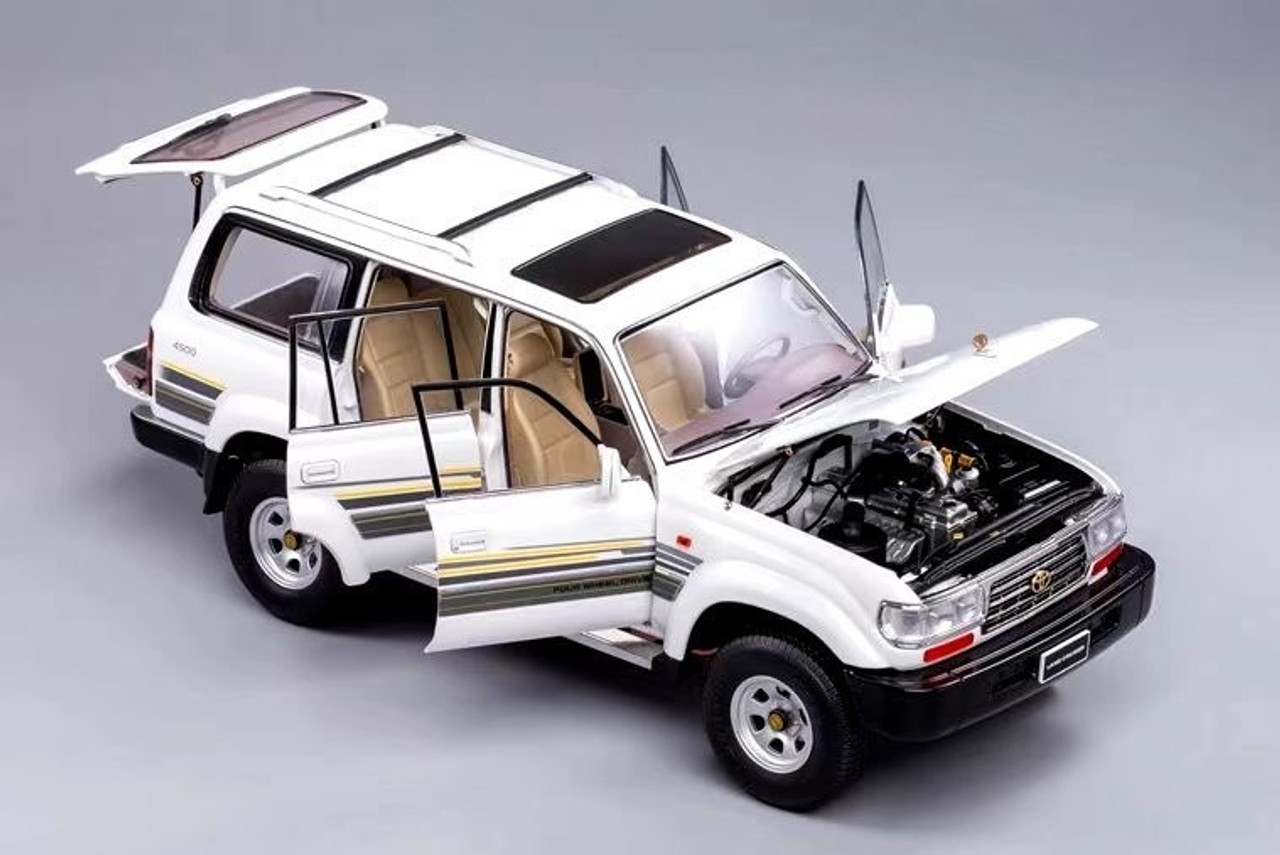 1/18 Kengfai Toyota Land Cruiser 80 LC80 Stock Edition (White) Diecast Car Model