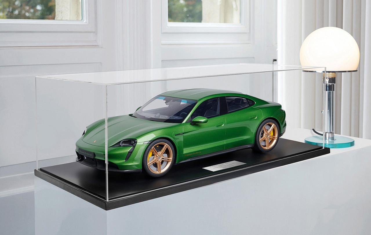1/8 Minichamps 2020 Porsche Taycan Turbo S (Metallic Mamba Green) Resin Car Model Limited 99 Pieces