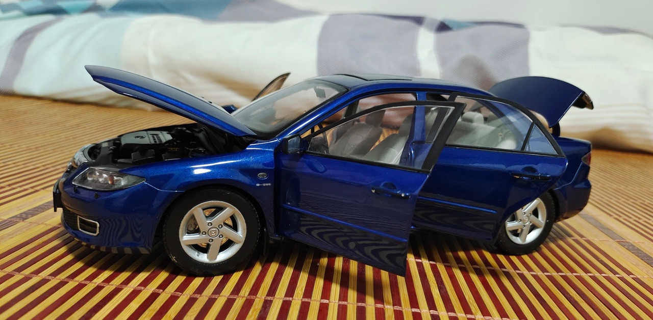 1/18 Dealer Edition 1st Generation 2002-2008 Mazda 6, Atenza (Blue) Diecast Car Model