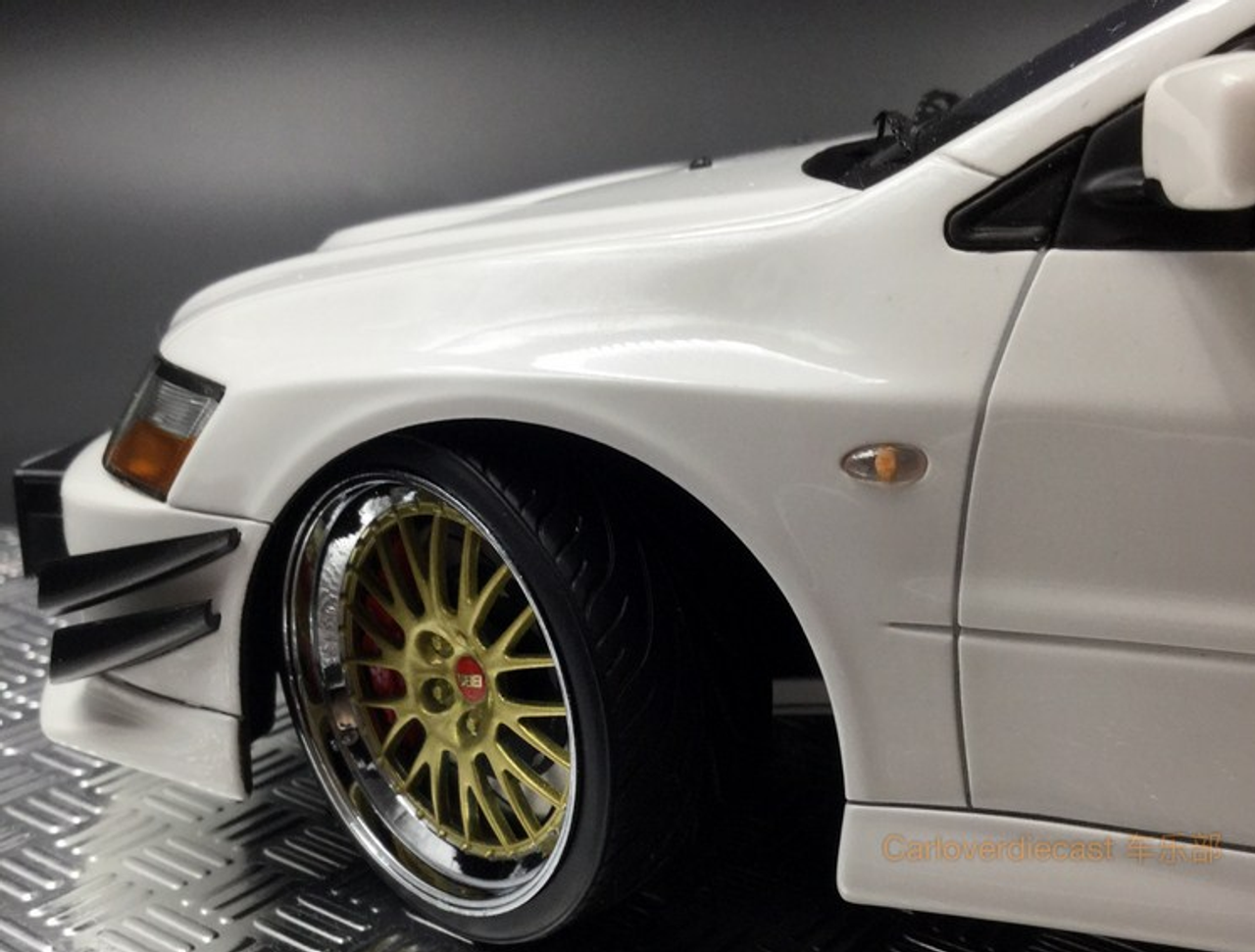  1/18 AGU Mitsubishi Lancer EVO IX Pearl White