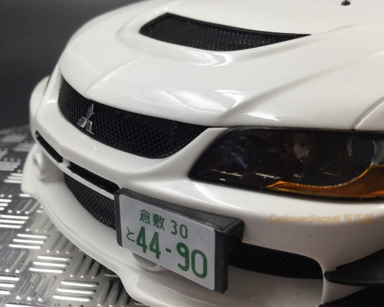  1/18 AGU Mitsubishi Lancer EVO IX Pearl White