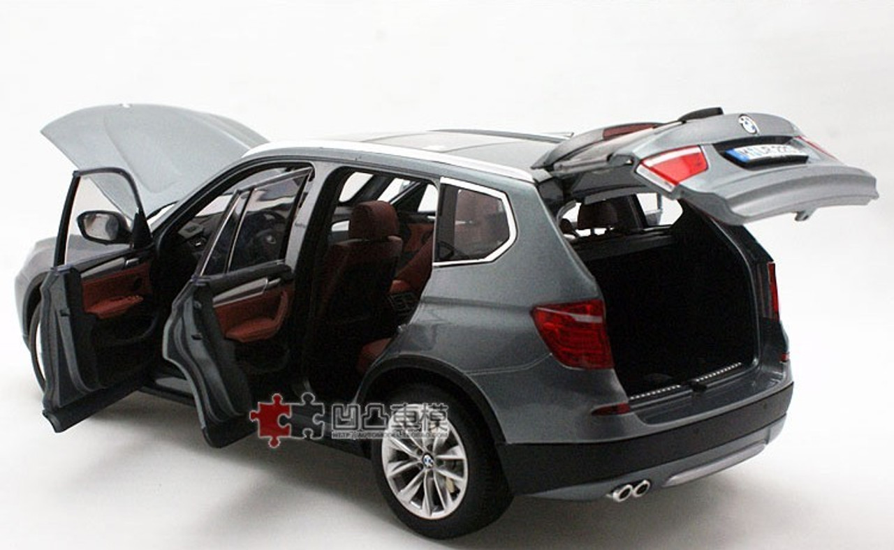 1/18 Dealer Edition BMW X3 2nd Generation F25 (2011–2017) (Grey) Diecast Car Model