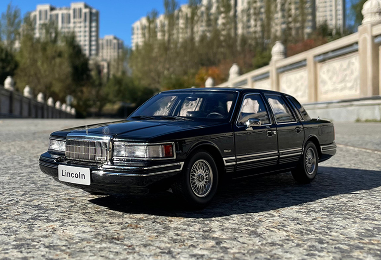 1/18 Dealer Edition 1990 Lincoln Town Car (2nd Generation FN36/116) Black with Full Black Tires Diecast Car Model