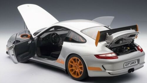 1/12 AUTOart PORSCHE 911 (997) GT3 RS - Silver with Orange Stripes