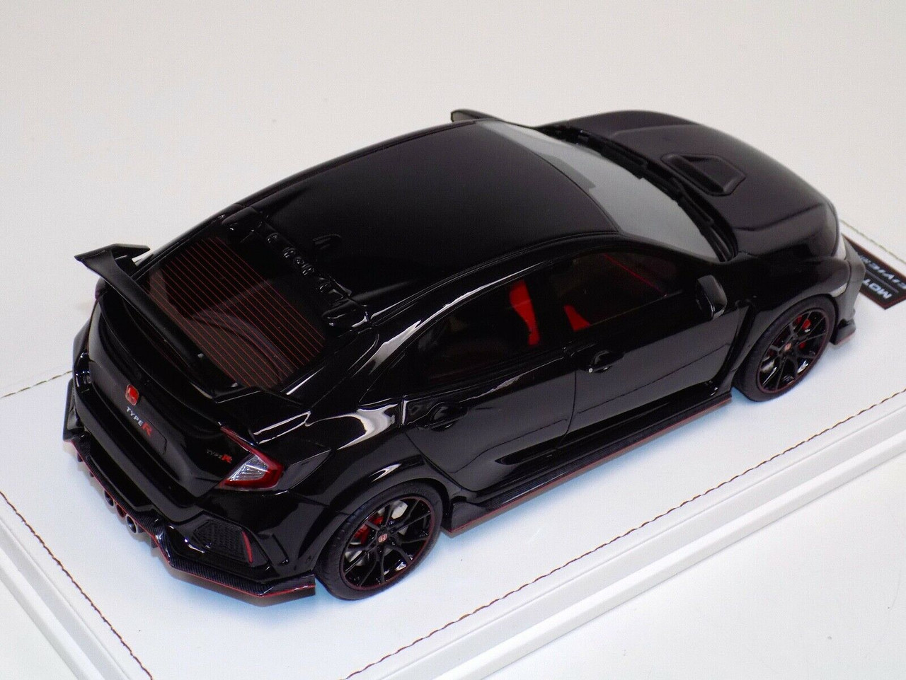 1/18 MH Motorhelix Honda Civic Type-R Type R FK8 (Gloss Black with White Leather Base) Resin Car Model Limited 60 Pieces