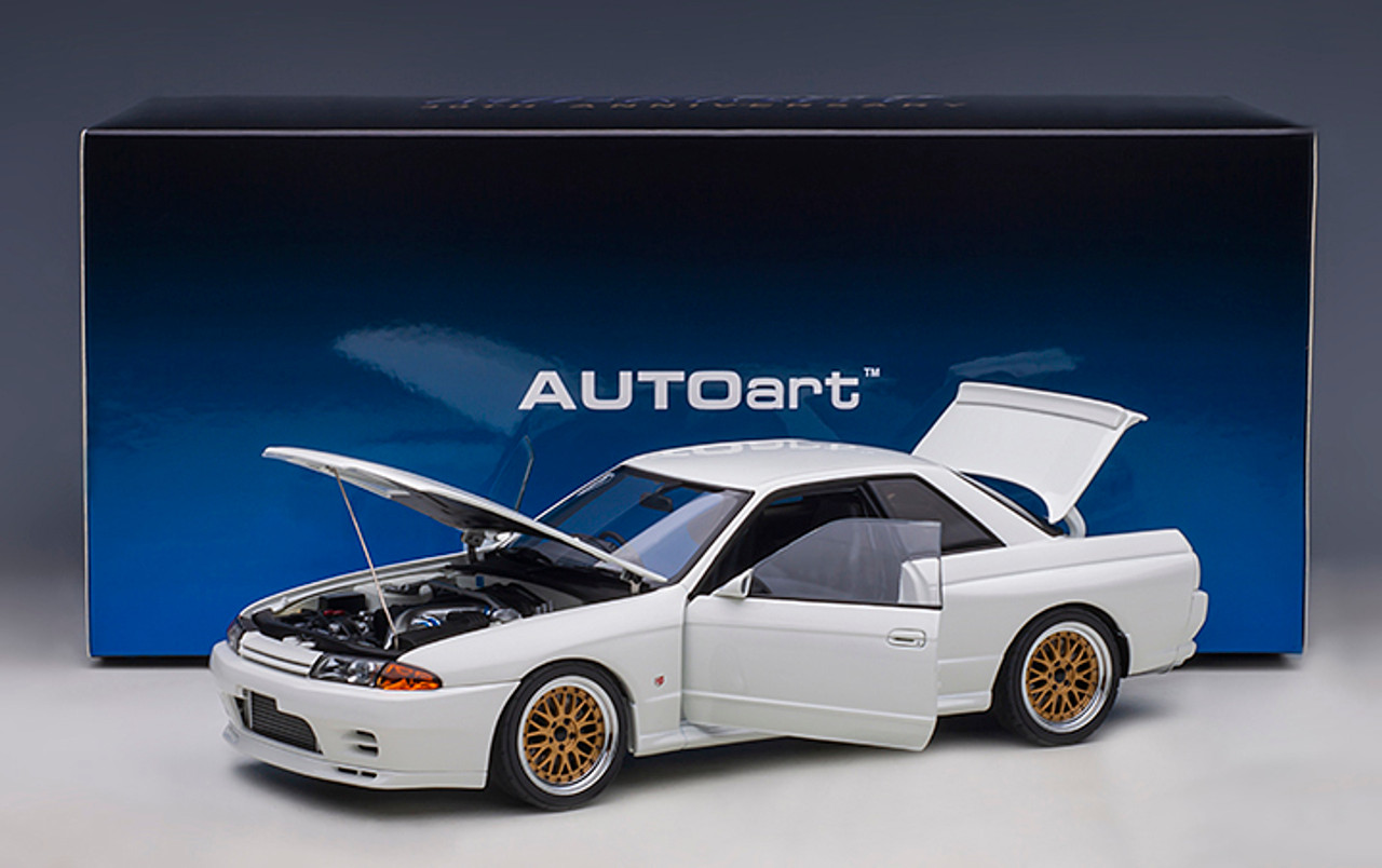 1/18 AUTOart Nissan Skyline GT-R (R32) Wangan Midnight 