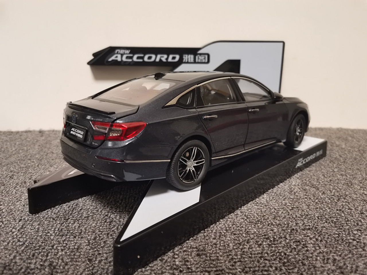 1/18 Dealer Edition Honda Accord (Grey) Hybrid Sport 10th Generation (2021-present) Diecast Car Model