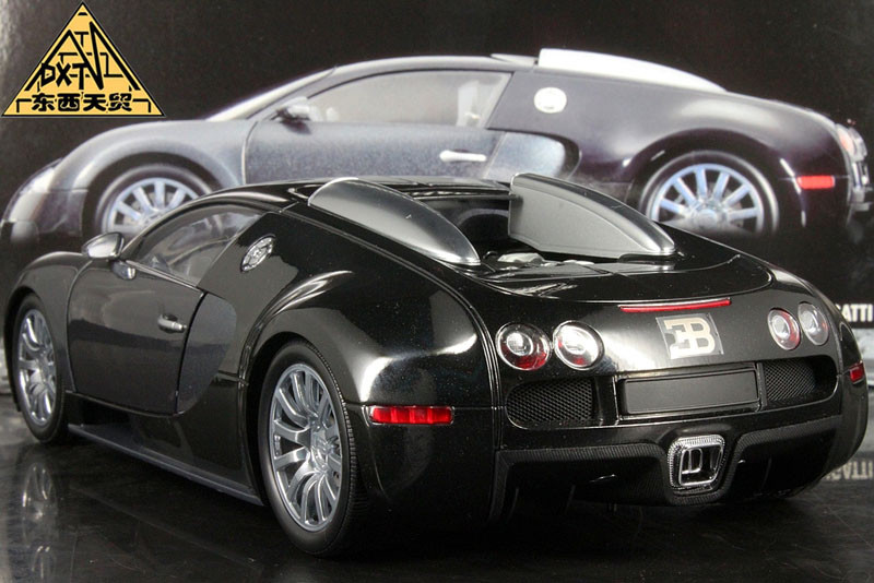 1/18 Minichamps Bugatti Veyron 16.4 (Black / Grey) Diecast