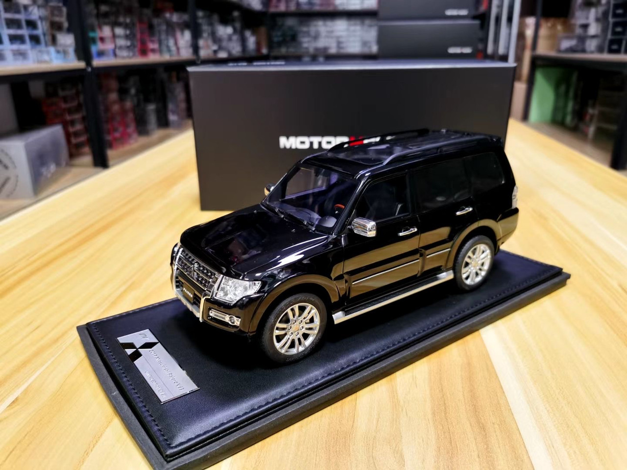 1/18 MH Motorhelix Mitsubishi Pajero V93 Long Wheel Base (Black) Resin Car Model Limited 50 Pieces