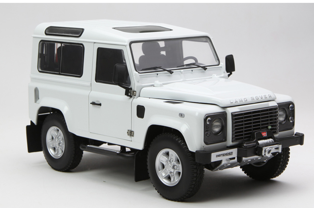 1/18 Kyosho Land Rover Defender 90 Short Wheelbase (White) Diecast Car Model