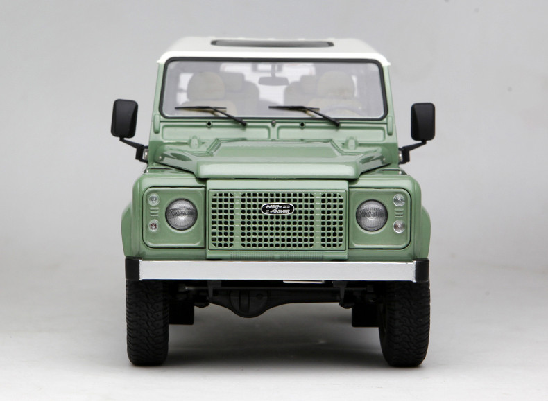 1/18 Kyosho Land Rover Defender 90 Short Wheelbase Heritage