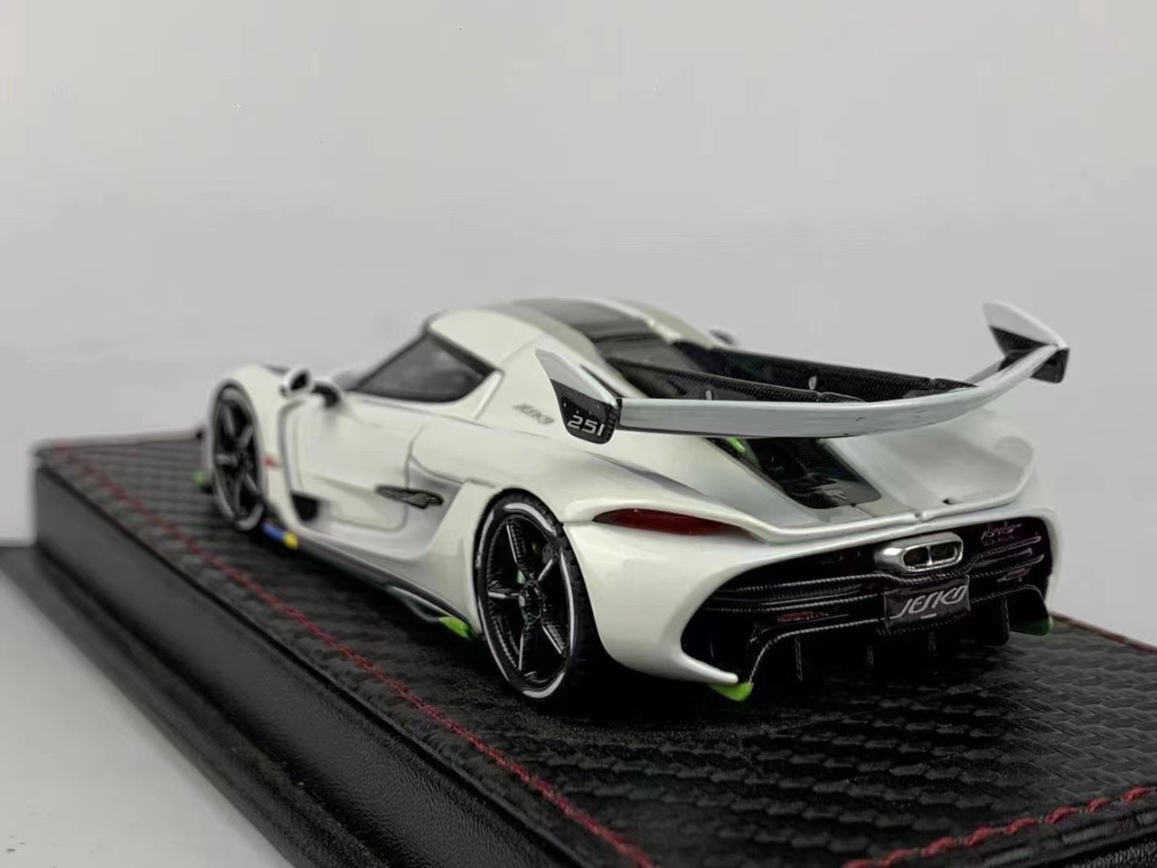 1/43 Frontiart Koenigsegg Jesko (White) Resin Car Model Limited 999 Pieces