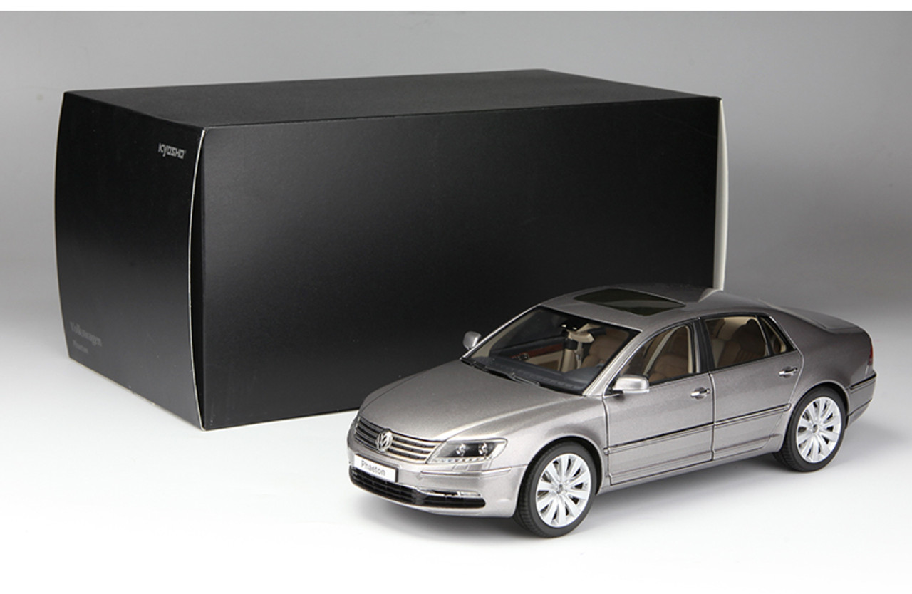 1/18 Kyosho Volkswagen VW Phaeton (Silver Grey) Diecast Car