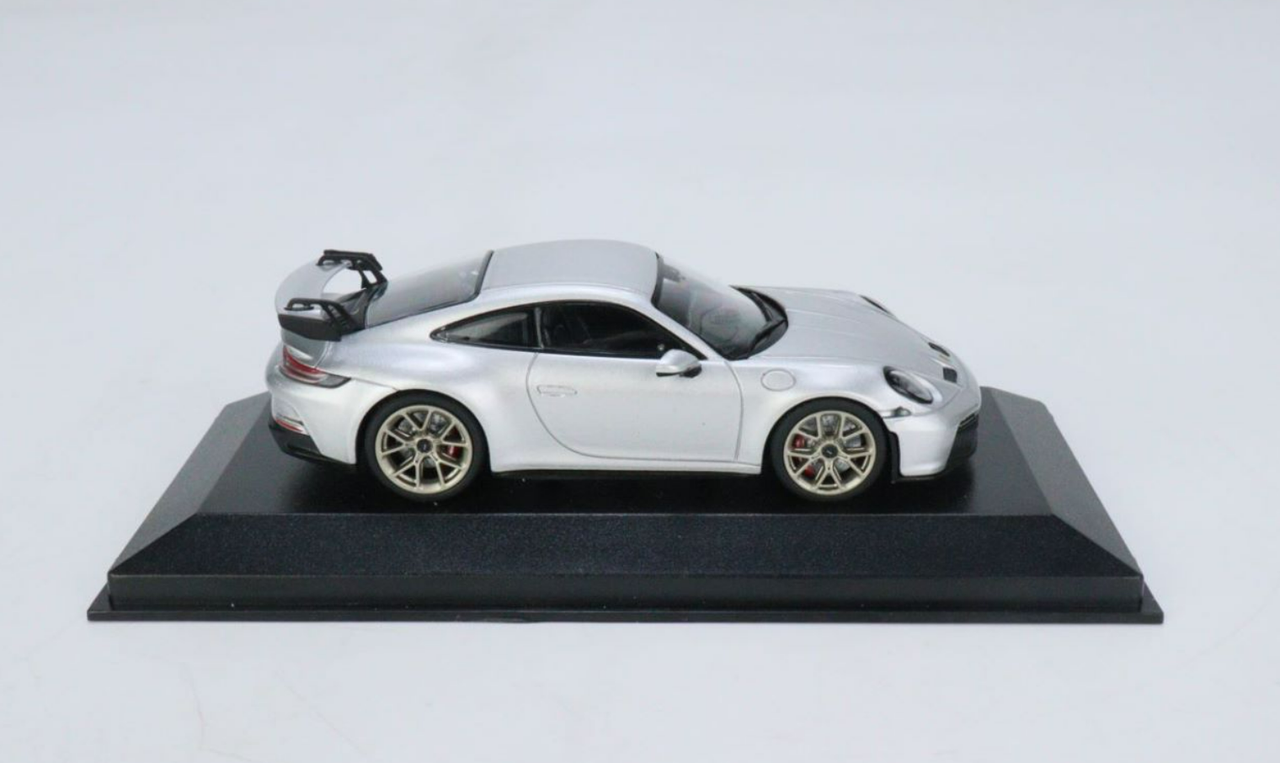 1/43 Minichamps 2020 Porsche 911 GT3 (992) Silver Diecast Car Model