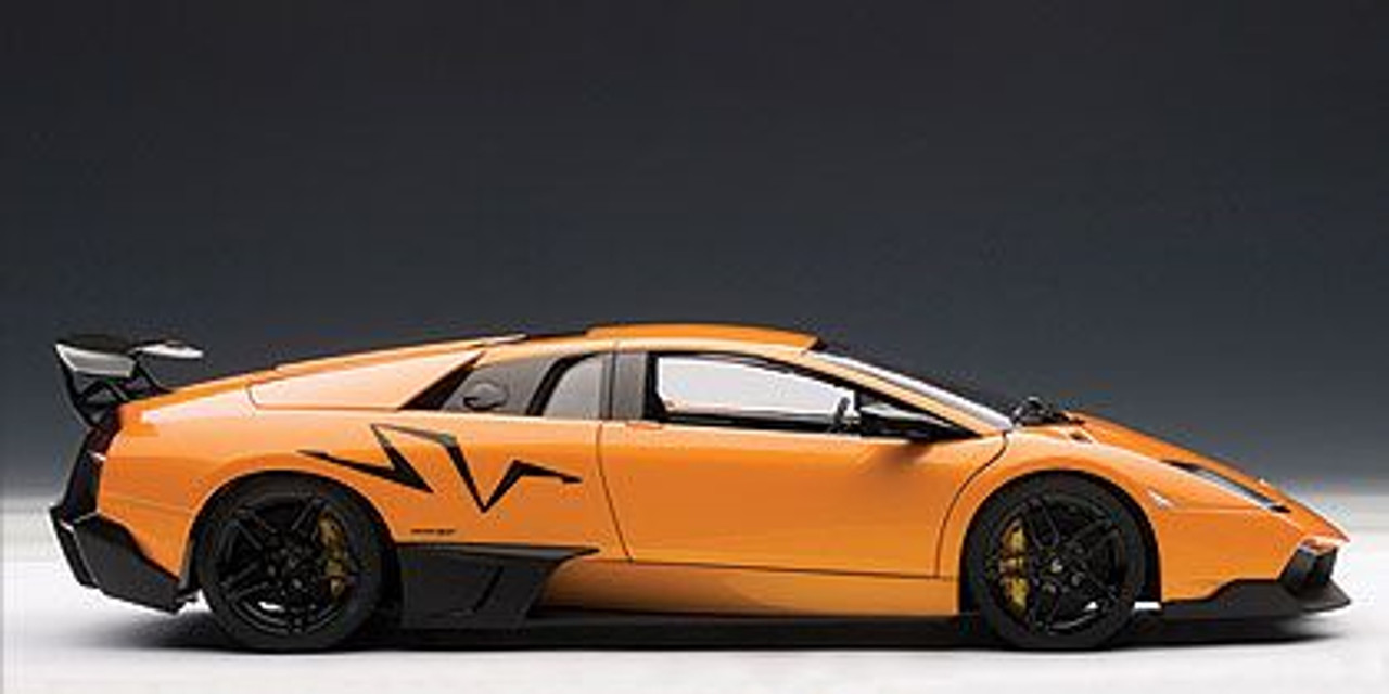 Minor Defect 1/18 AUTOart Lamborghini Murcielago LP670-4 - Arancio Atlas Orange Car Model