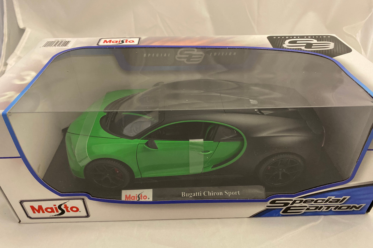 1/18 Maisto Bugatti Chiron Sport (Green & Black) Diecast Car Model