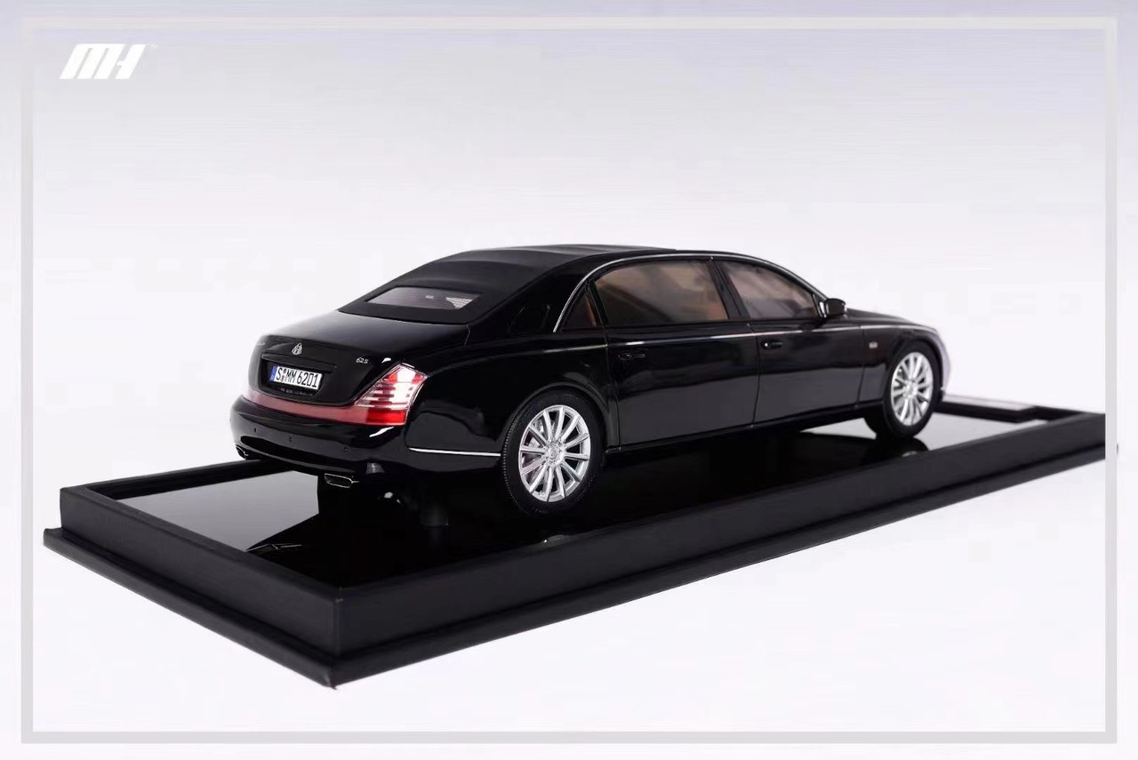 1/18 Motorhelix Mercedes Maybach 62S Landaulet (Metallic Black) Resin Car Model Limited