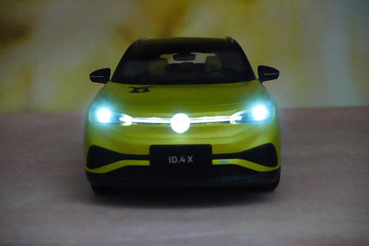 1/18 Dealer Edition Volkswagen VW ID4 ID.4 X (Pikachu Edition) Diecast Car Model