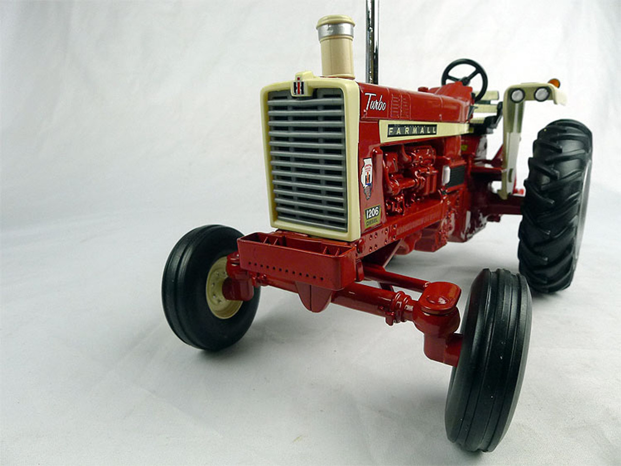 1/16 ERTL Farmall 1206 Turbo Tractor Diecast Car Model