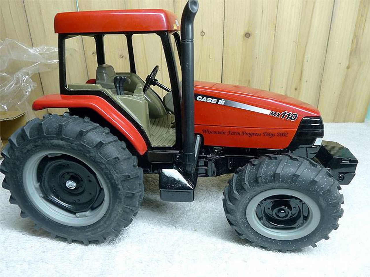 1 16 ERTL Case 110 MX110 Tractor Tractor Diecast Model