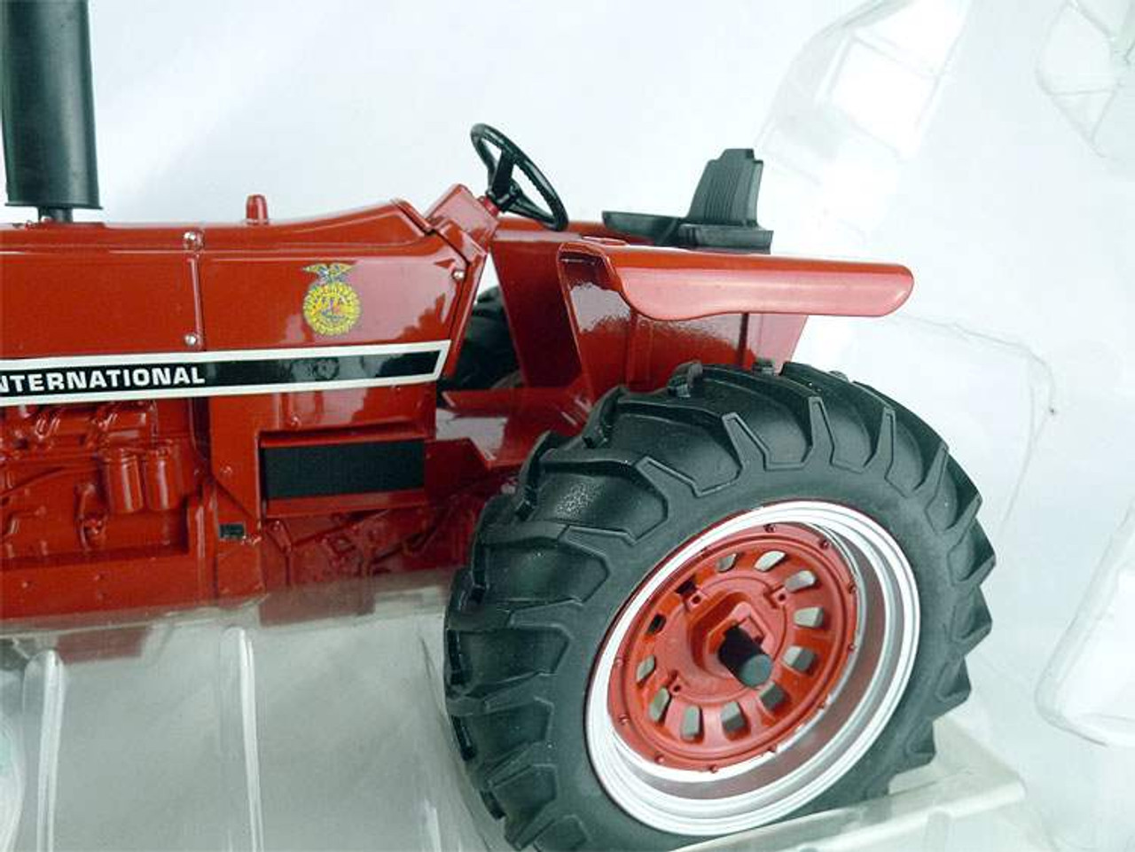 1/16 ERTL International Harvester 966 Tractor Diecast Model