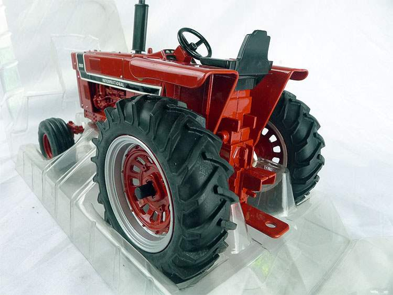 1/16 ERTL International Harvester 966 Tractor Diecast Model