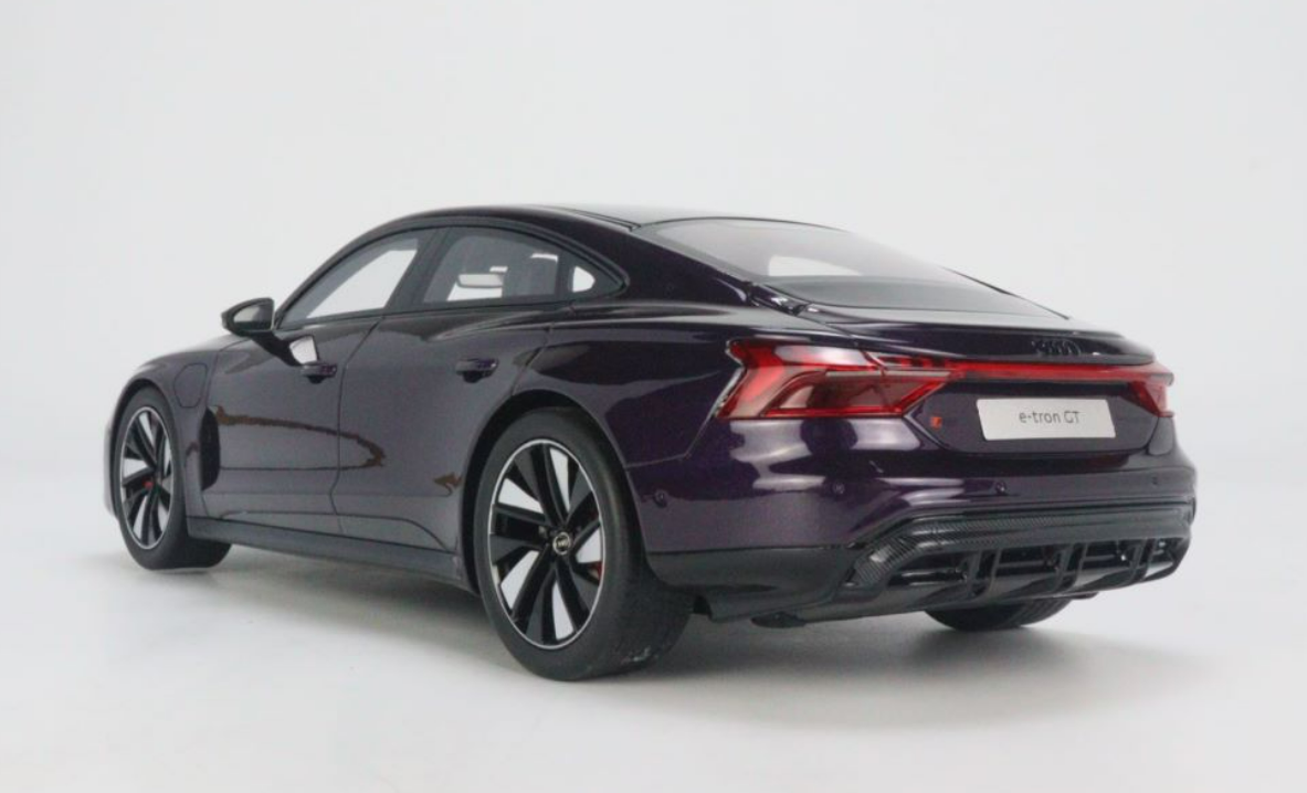 GTSpirit 1/18 - Audi E-tron GT 2021 Gris (Modèle Réduit Résine Neuf)