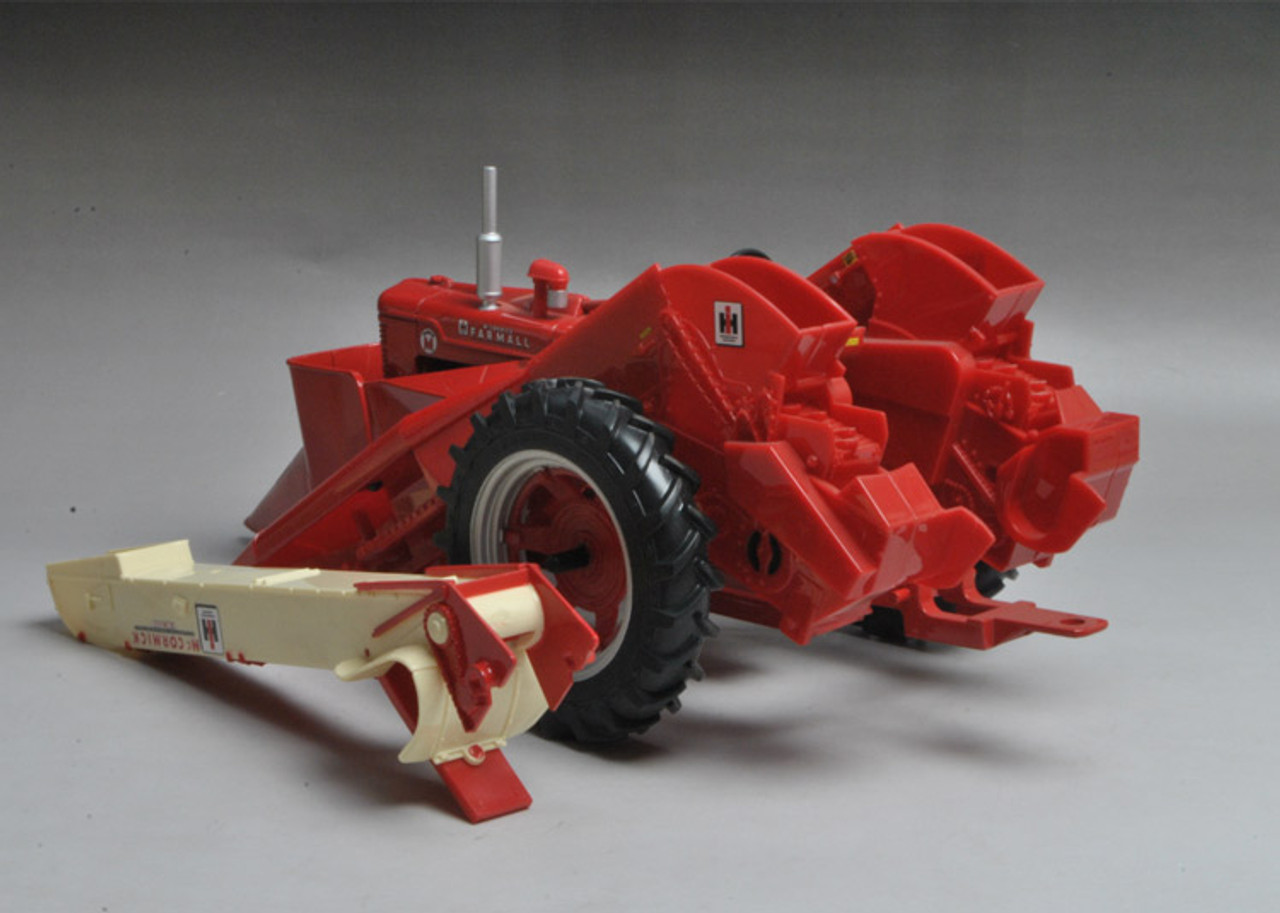 ミニカー　アメリカントラクター　McCORMICK FARMALL Ertl McCormick Farmall Diesel MTA Tractor 1991 Nat'l Farm