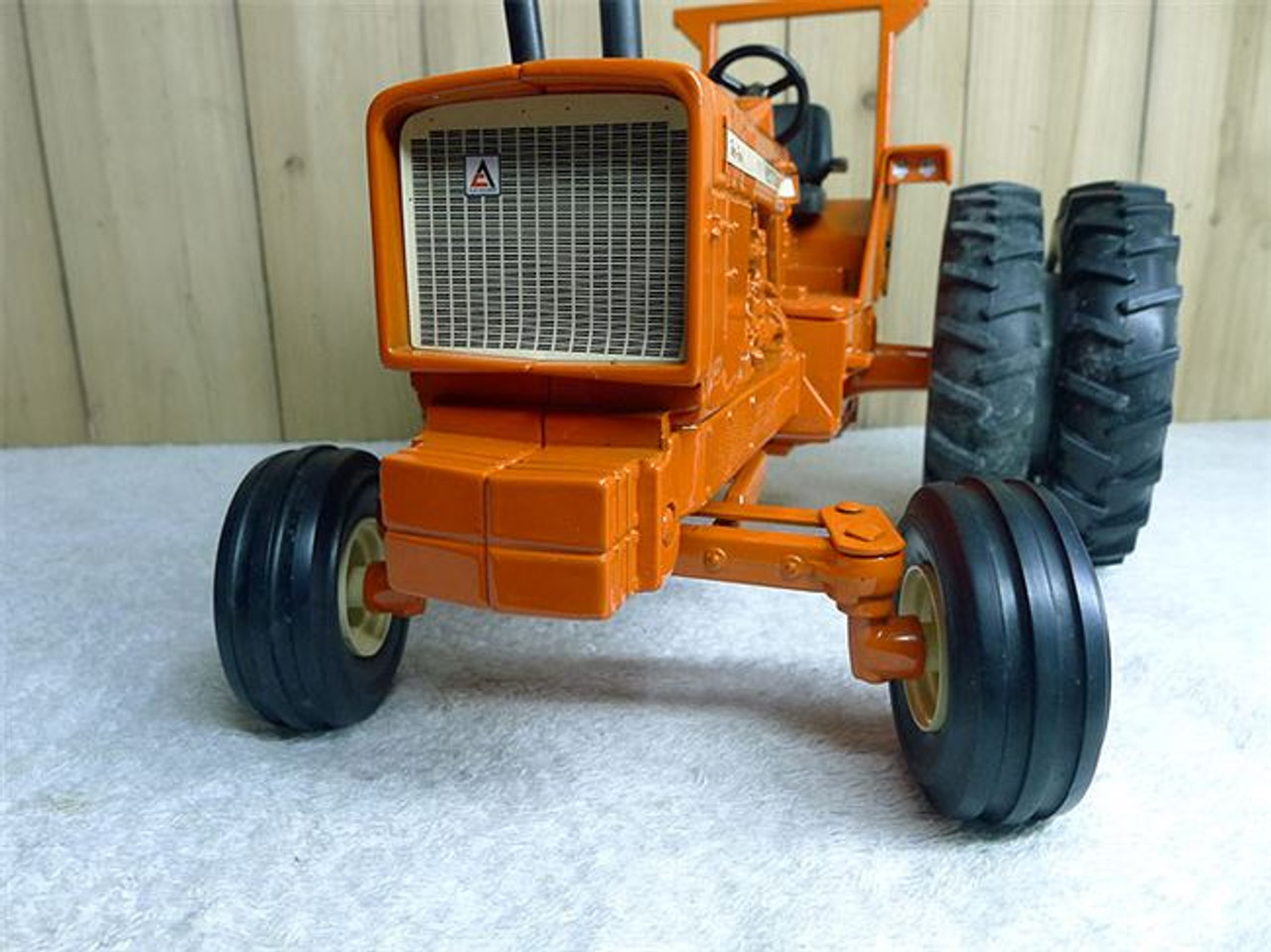 1/16 ERTL Allis Chalmers Two-Ten with Rear Duals and ROPS Diecast Model