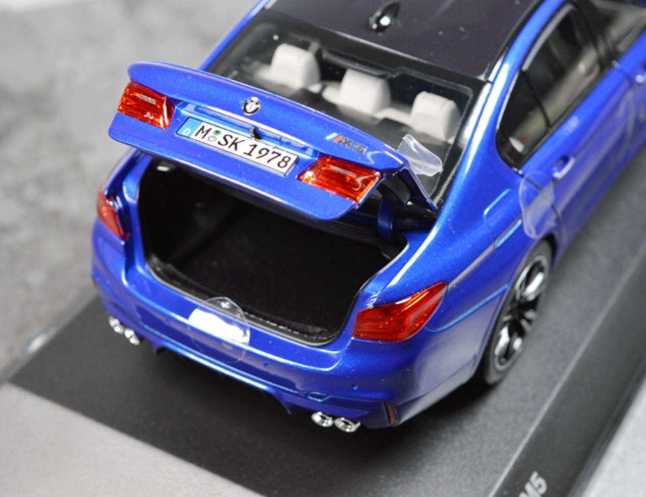 1/18 Dealer Edition BMW F90 M5 (Blue) Diecast Car Model