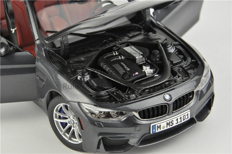 1/18 Dealer Edition BMW M4 F83 Convertible (Grey) Diecast Car