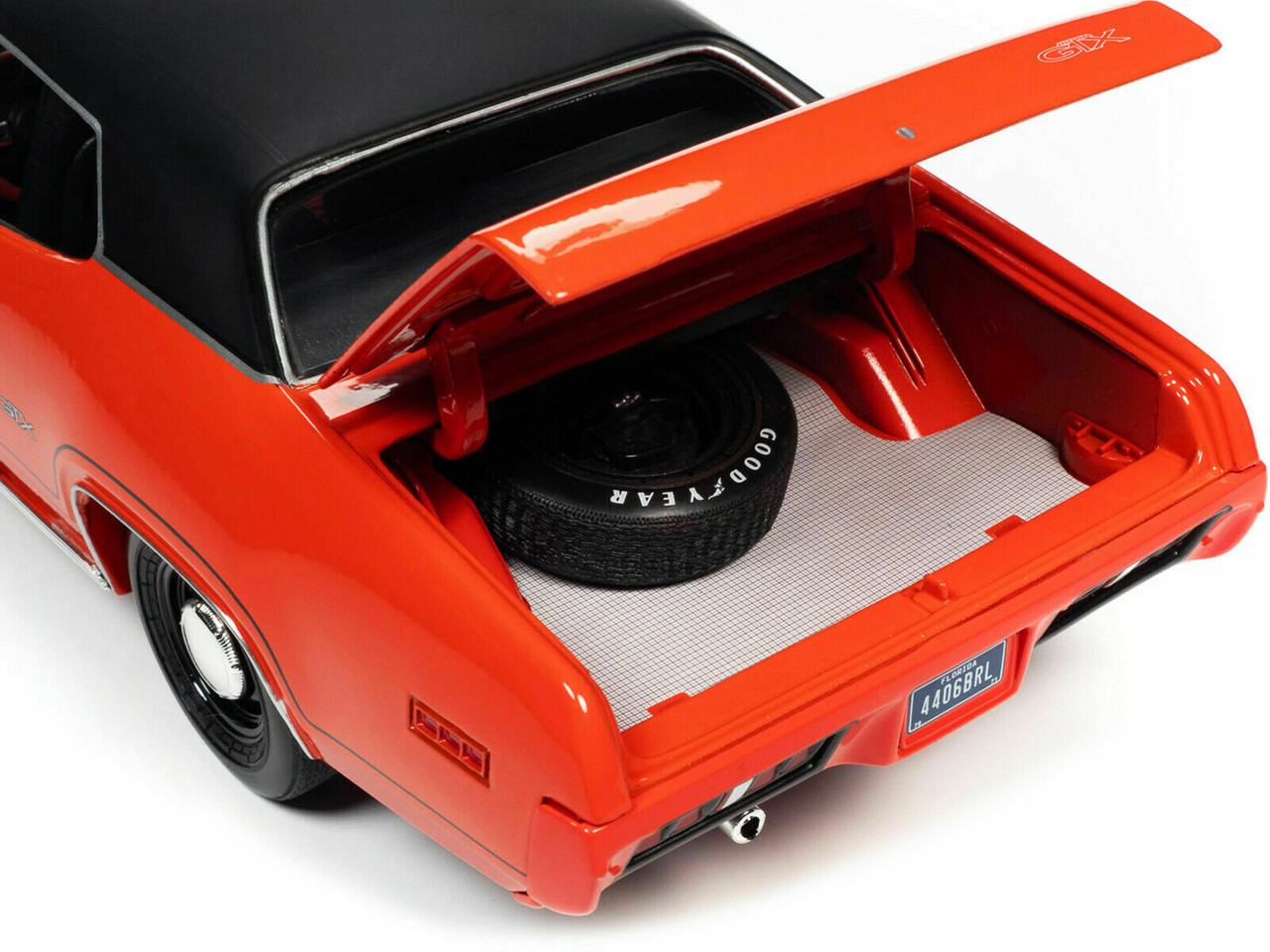 1/18 Auto World 1971 Plymouth GTX Hardtop (V2 Tor Red with Black Roof & Air  Grabber Hood) Diecast Car Model