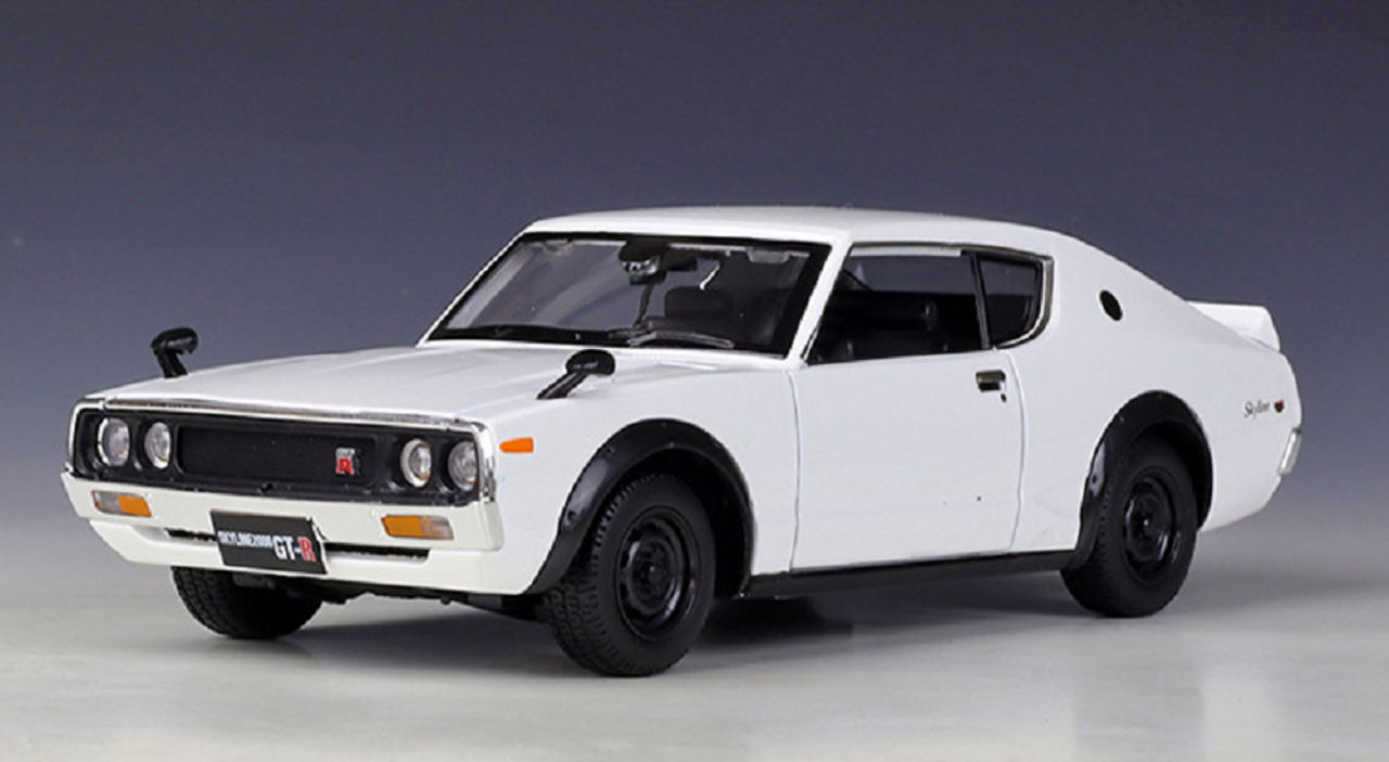1/24 Maisto 1973 Nissan Skyline 2000 GT-R KPGC110 (White) Diecast Car Model