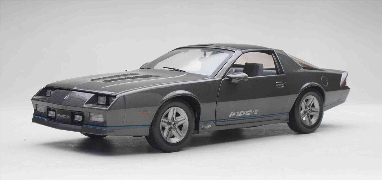 贅沢品 1/18 Sunstar 1985 Chevrolet Chevy Camaro IROC-Z-(Medium Gray ミニカー