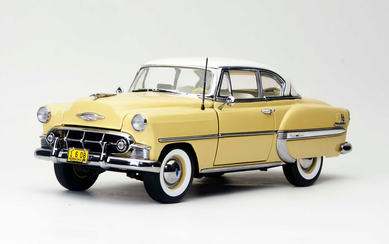 1/18 Sunstar 1953 Chevrolet Bel Air Hard Top Coupe (Yellow) Diecast Car Model