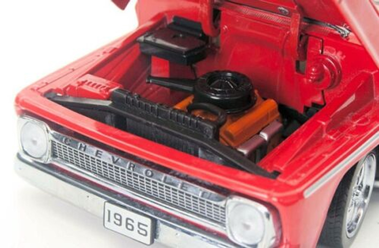 1/18 Sunstar 1965 Chevrolet C-10 Styleside Pickup Lowrider (Red) Diecast Car Model