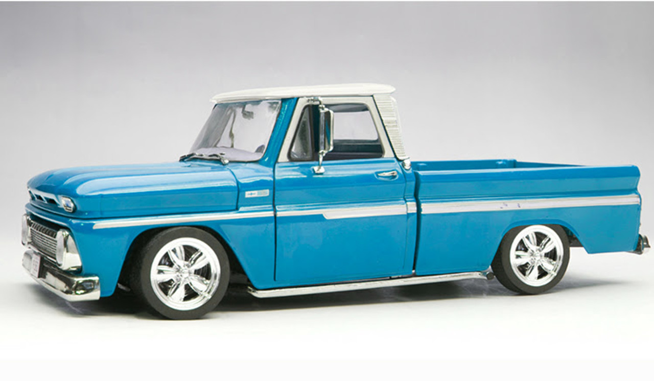 1/18 Sunstar 1965 Chevrolet C-10 Styleside Pickup Lowrider (Blue) Diecast  Car Model