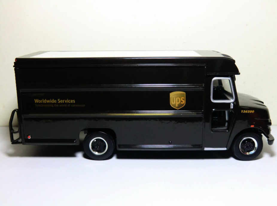 1/30 Dealer Edition US UPS Delivery Truck Diecast Car Model