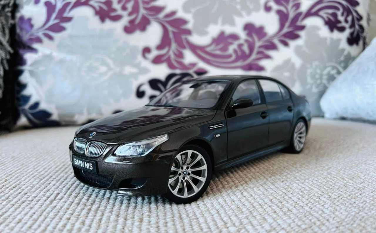 1/18 Kyosho BMW E60 M5 (Black) Diecast Car Model