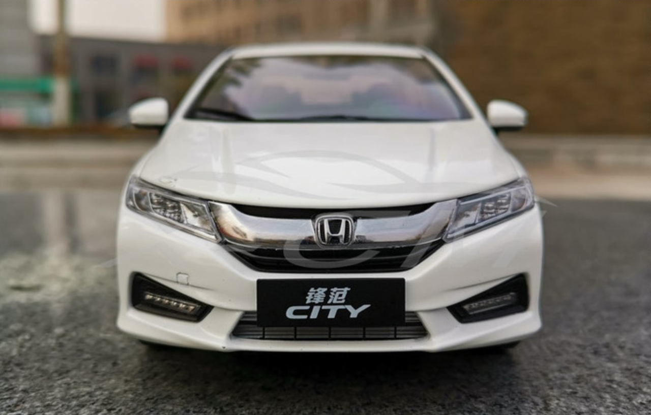 1/18 Dealer Edition 2018 Honda City (White) Diecast Car Model