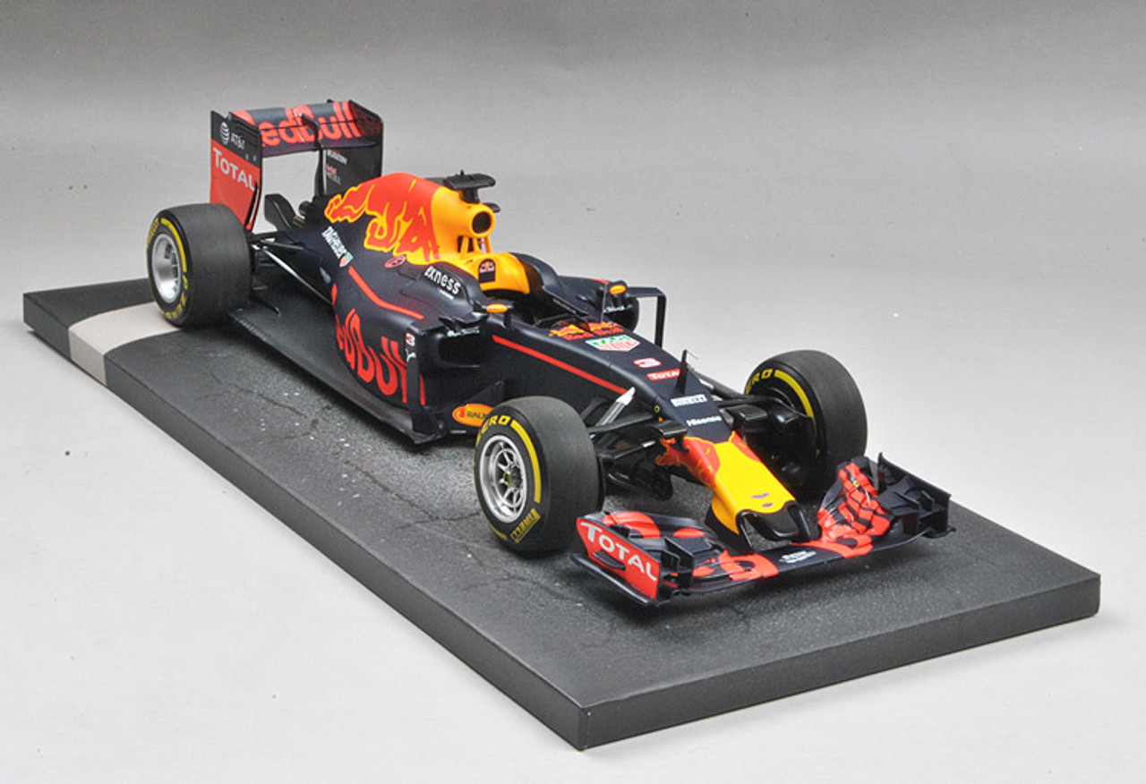 1/18 MINICHAMPS Formula 1 F1 RED BULL RACING TAG HEUER RB12