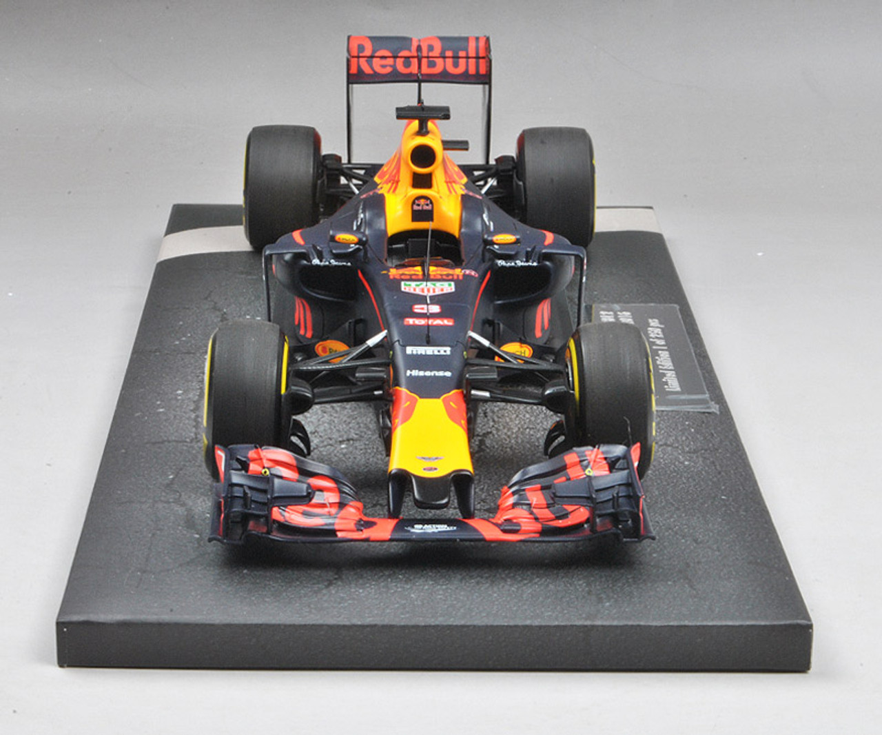 1/18 MINICHAMPS Formula 1 F1 RED BULL RACING TAG HEUER RB12 