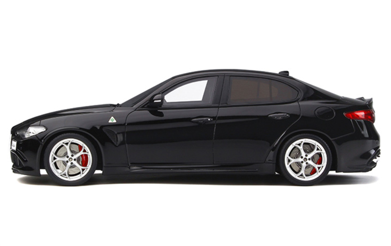 1/18 OTTO Alfa Romeo Giulia Quadrifoglio (Black) Enclosed Car Model Limited 999