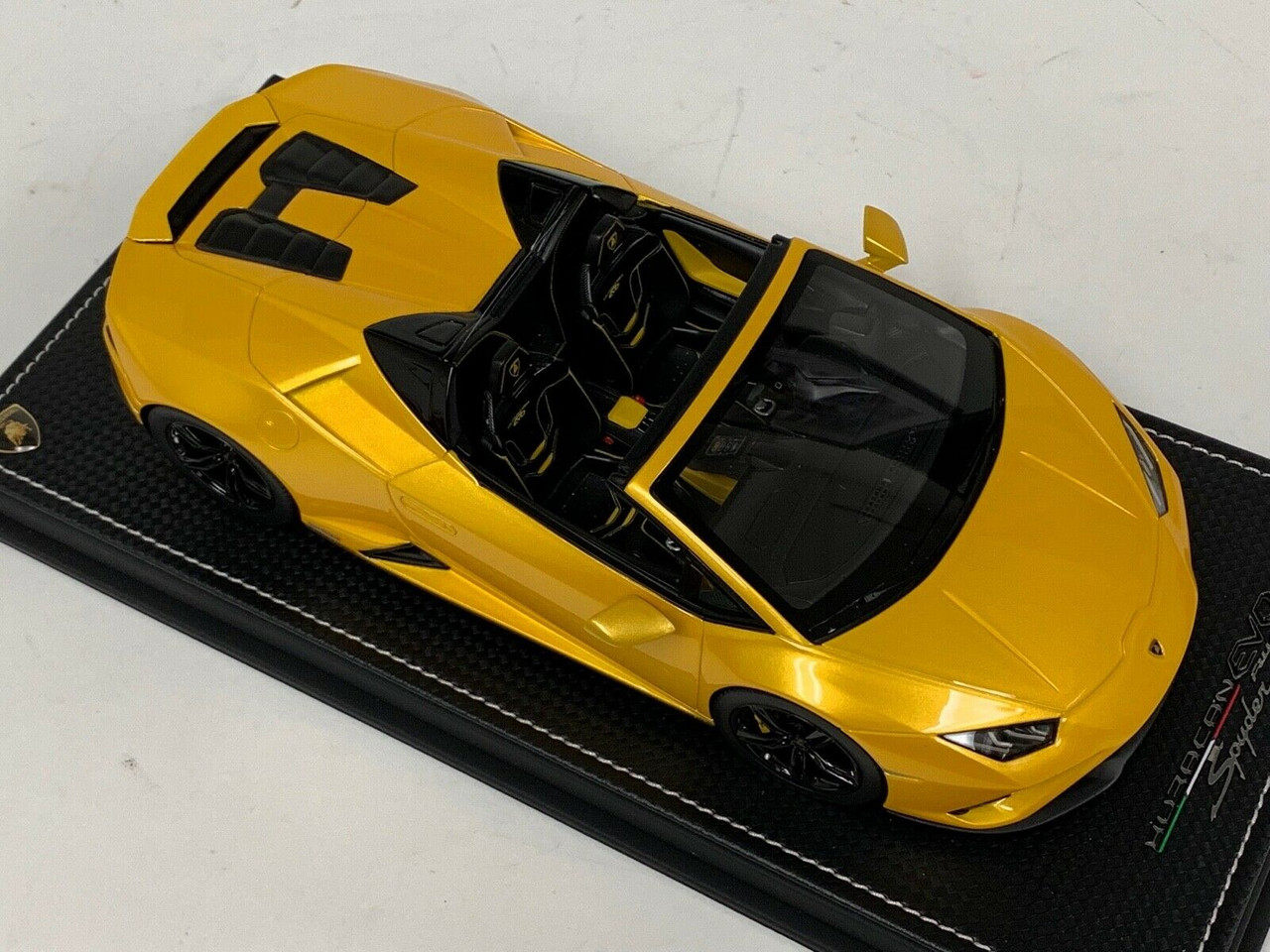 1/18 MR Collection Lamborghini Huracan Evo Spyder (Yellow) Resin