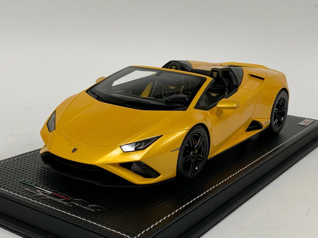 1/18 MR Collection Lamborghini Huracan Evo Spyder (Yellow) Resin Car Model